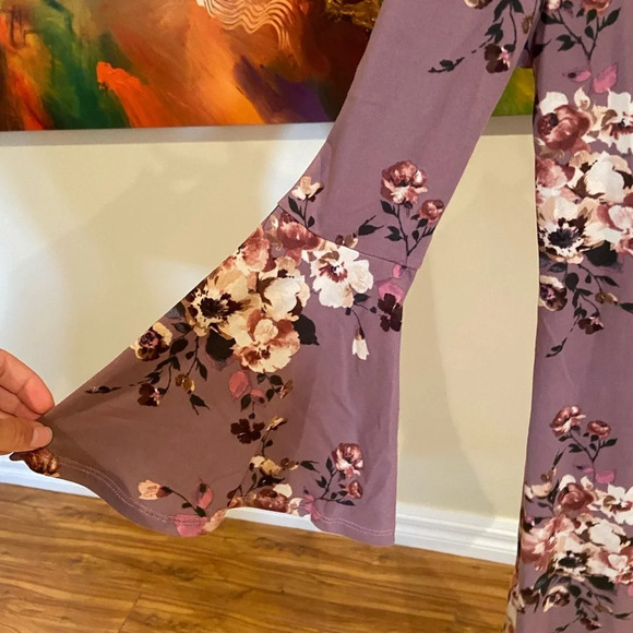 Floral mock neck dress - Picture 2 of 6